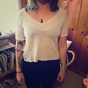 Short sleeved sweater top